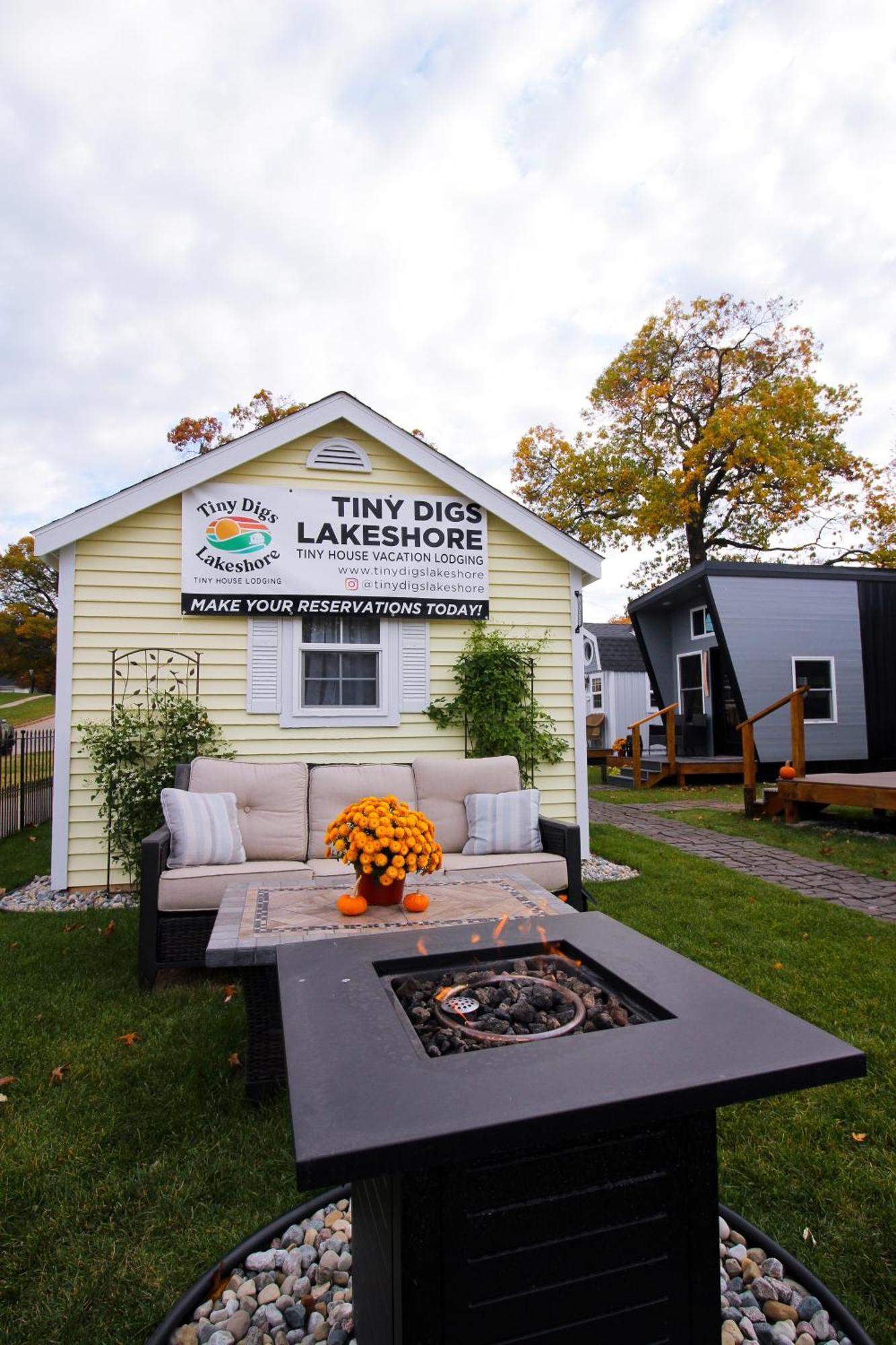 Hotel Tiny Digs Lakeshore - Tiny House Lodging à Muskegon Extérieur photo