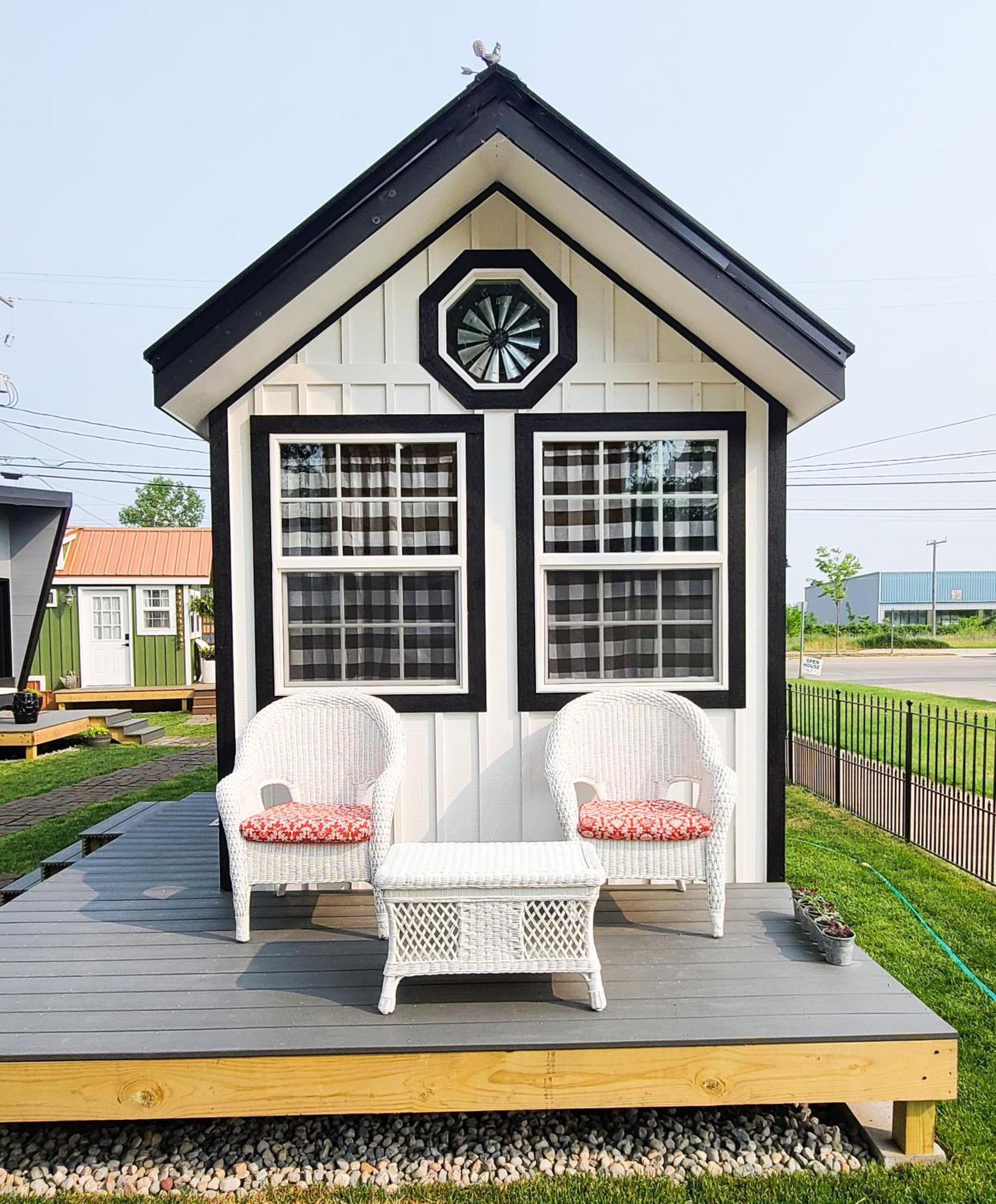 Hotel Tiny Digs Lakeshore - Tiny House Lodging à Muskegon Extérieur photo