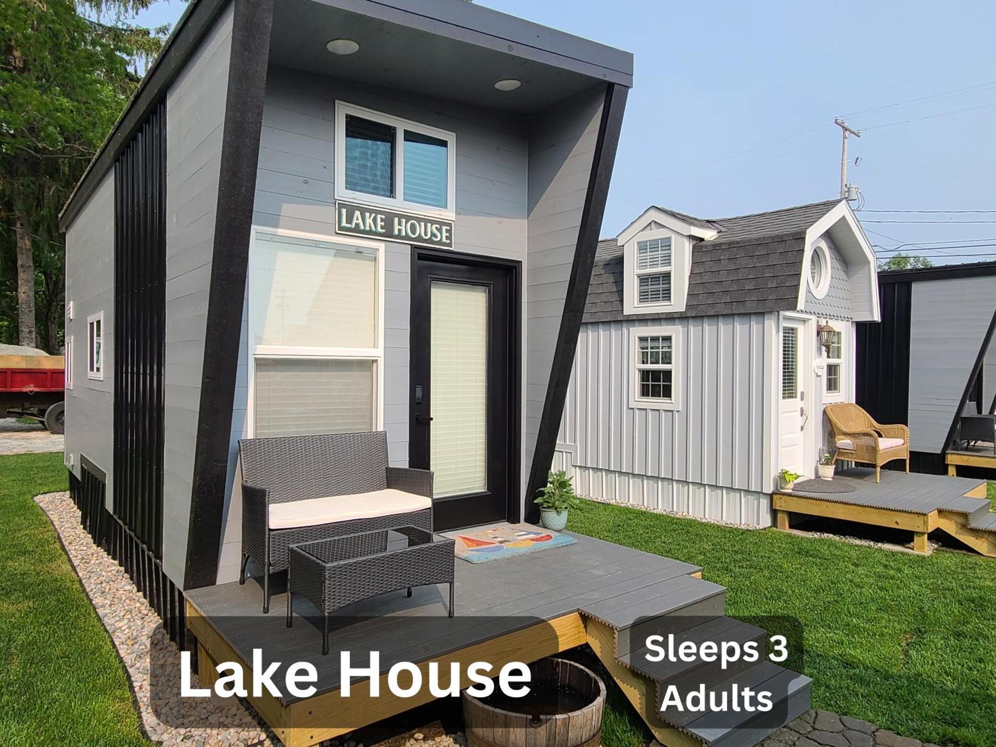 Hotel Tiny Digs Lakeshore - Tiny House Lodging à Muskegon Extérieur photo