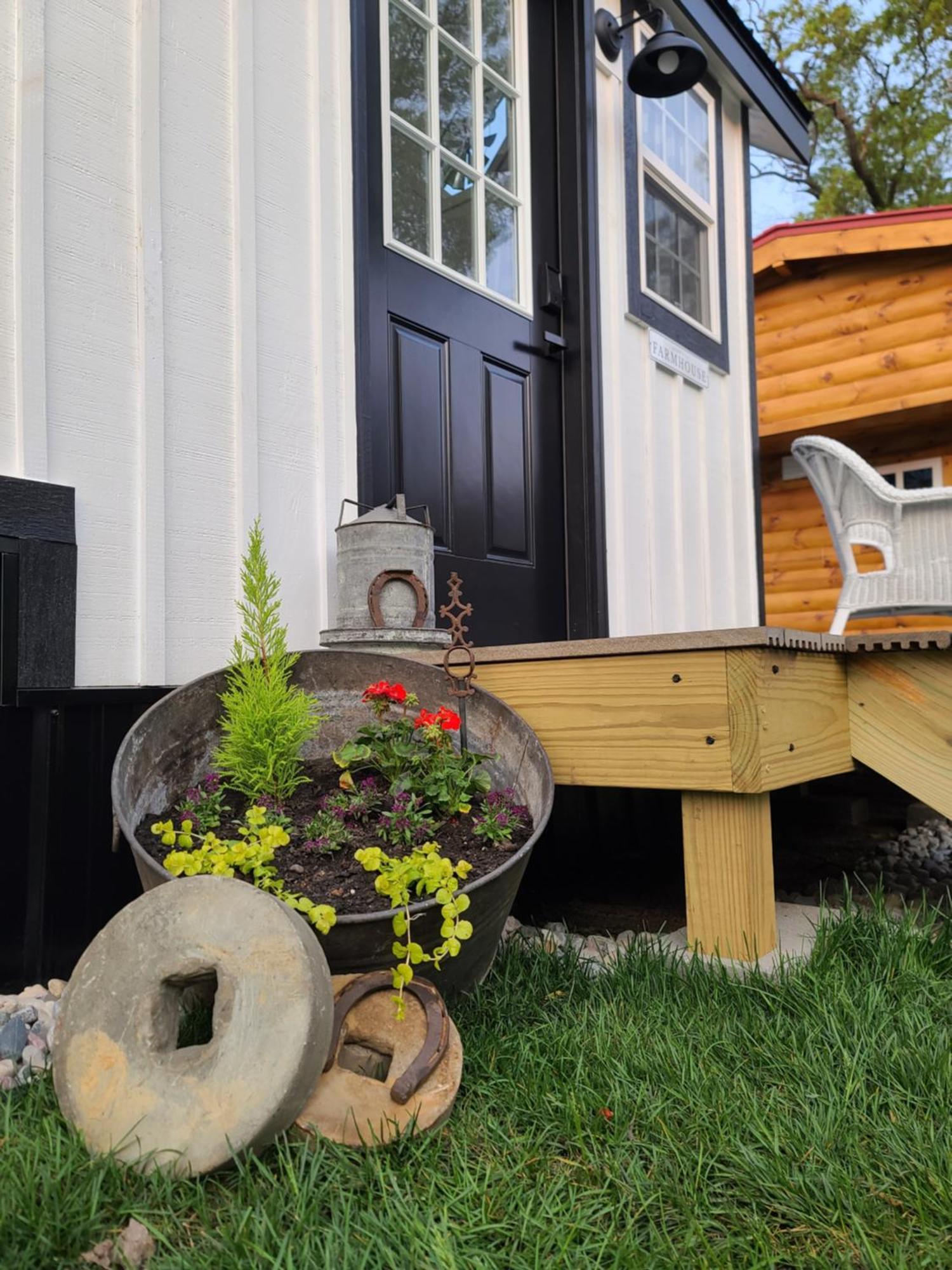 Hotel Tiny Digs Lakeshore - Tiny House Lodging à Muskegon Extérieur photo